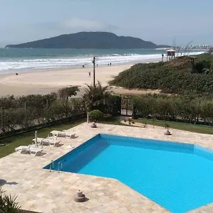 apartamento-beira-mar-pe-na-areia.santa-catarina-brasil.com/